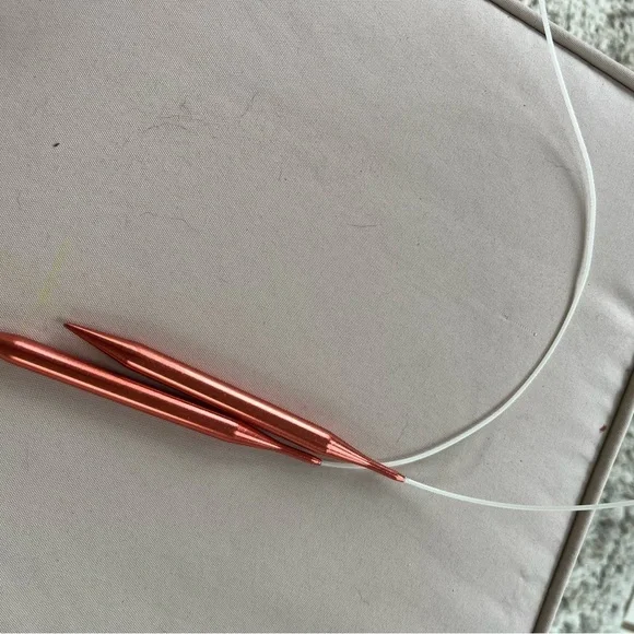 Metallic Red Loop Knitting Needles - Picture 3 of 3